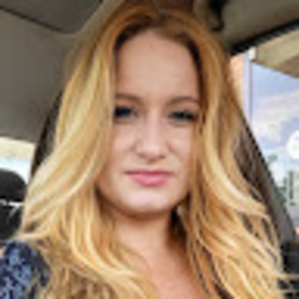 Meet your Posher, Cynthia